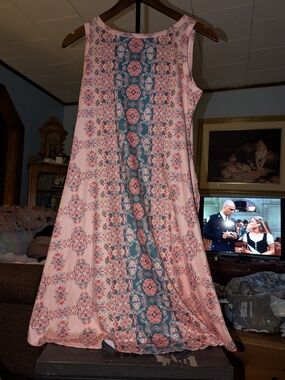 Sleeveless Pink Mosaic Print Maxi Dress Brand New Size Small